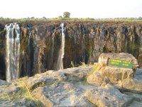 Click to see big picture (2048x1536 pixels; 639 KB)