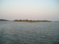 Click to see big picture (2048x1536 pixels; 571 KB)