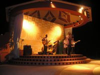 Click to see big picture (2048x1536 pixels; 597 KB)